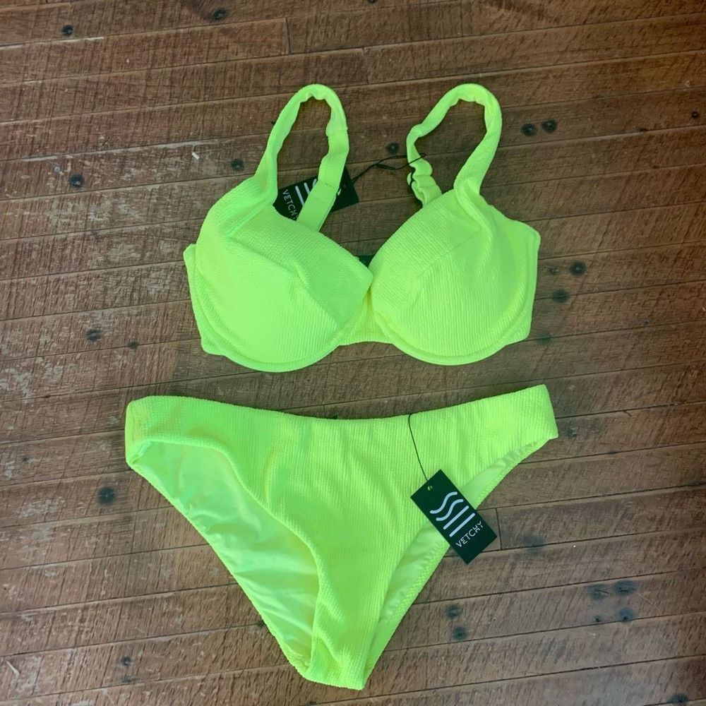 Vetchy Laguna neon yellow crinkle M top S bottom bikini set - Picture 4 of 5